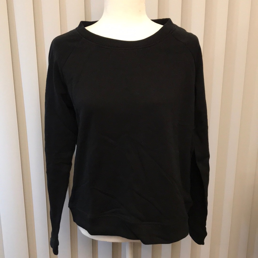 NWT Bebe pull over